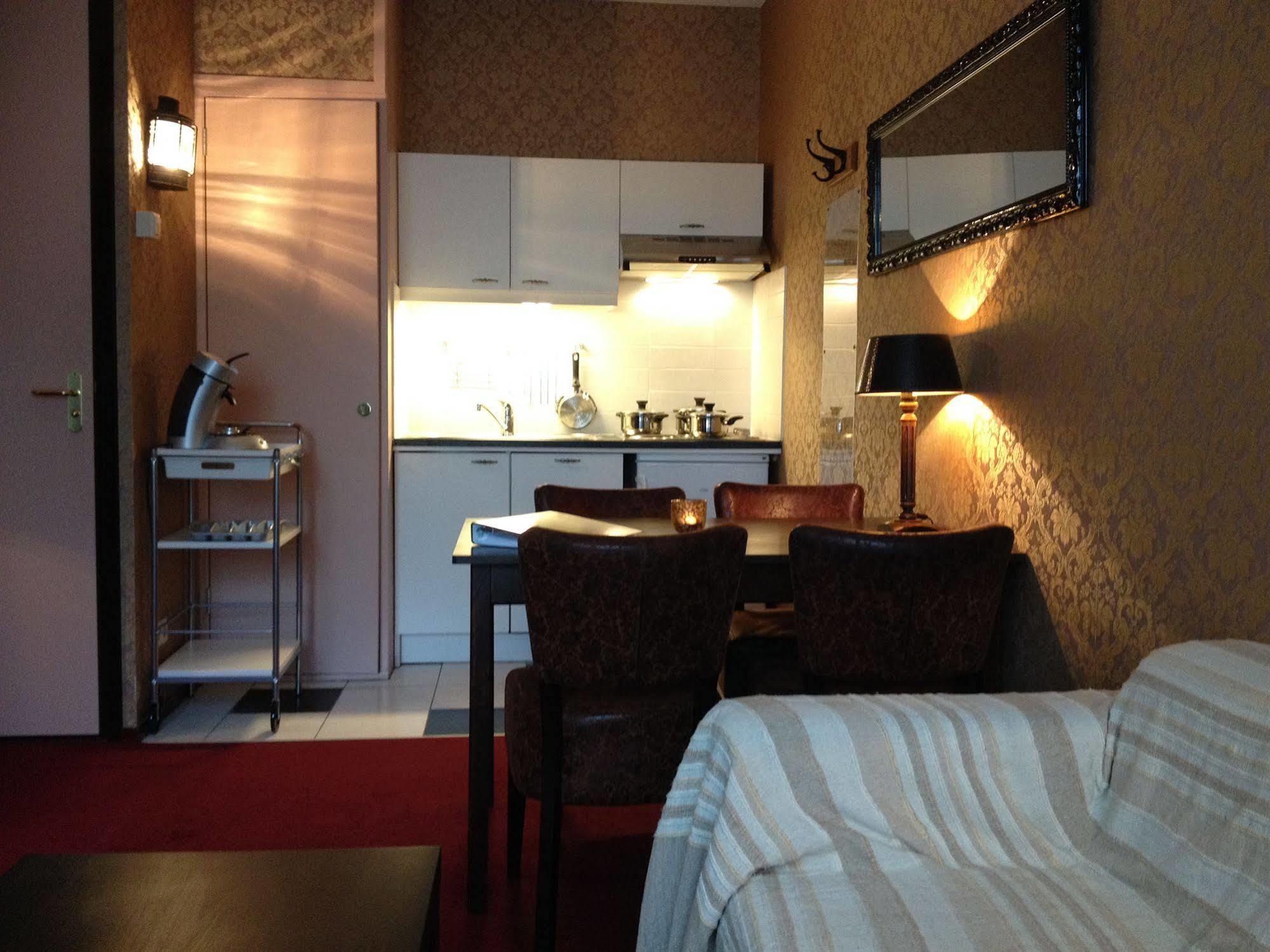 Amsterdam Village Hotel Bagian luar foto